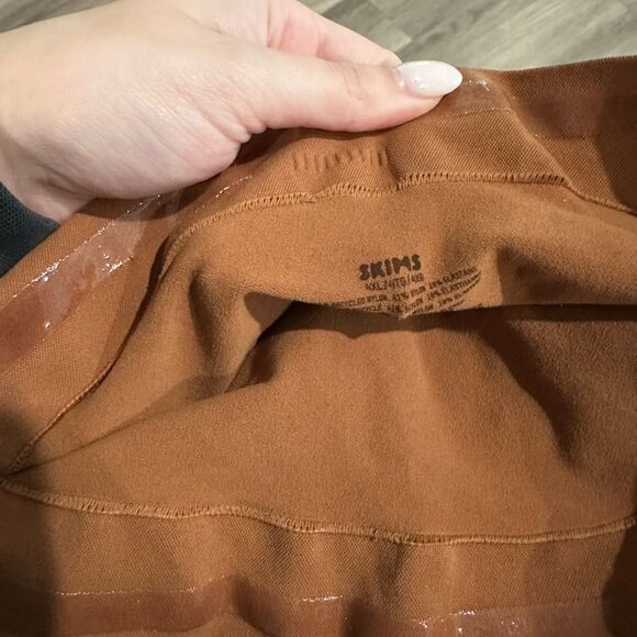 SKIMS NWT high-waisted brief core control in the color bronze size 4XL - Picture 6 of 6